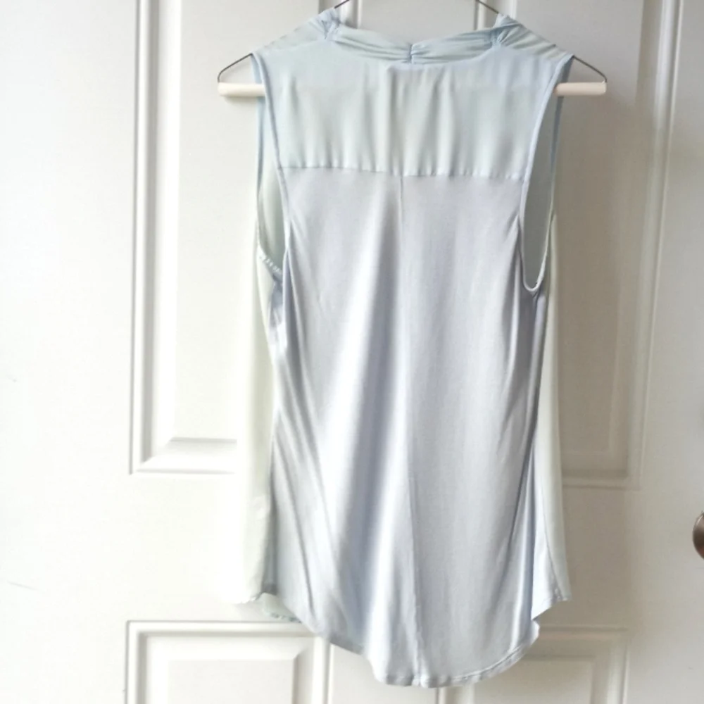 🦋Princess Vera Wang blouse🦋 - Picture 4 of 6